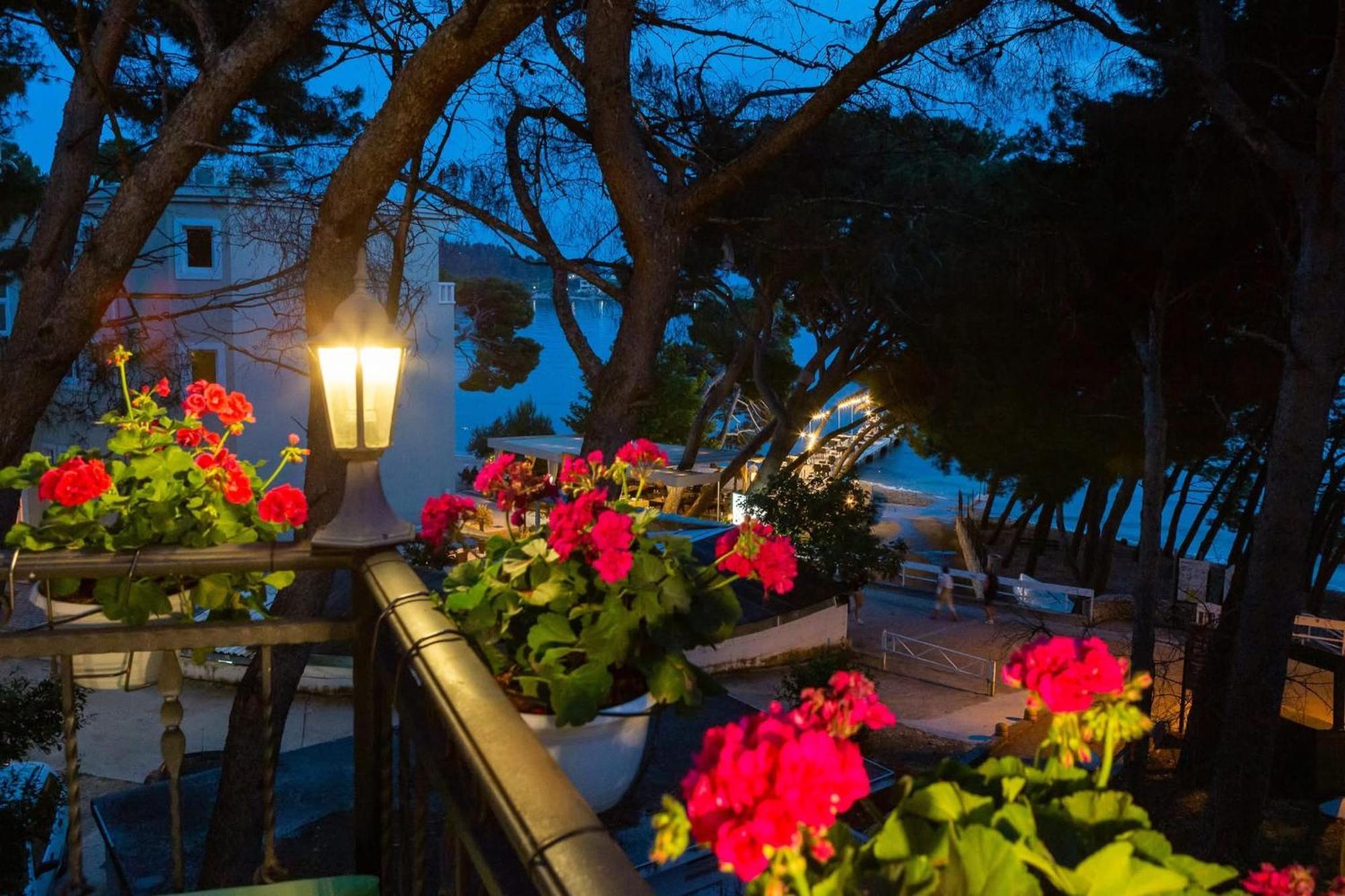 Beachfront Apartment Romilda Makarska Buitenkant foto